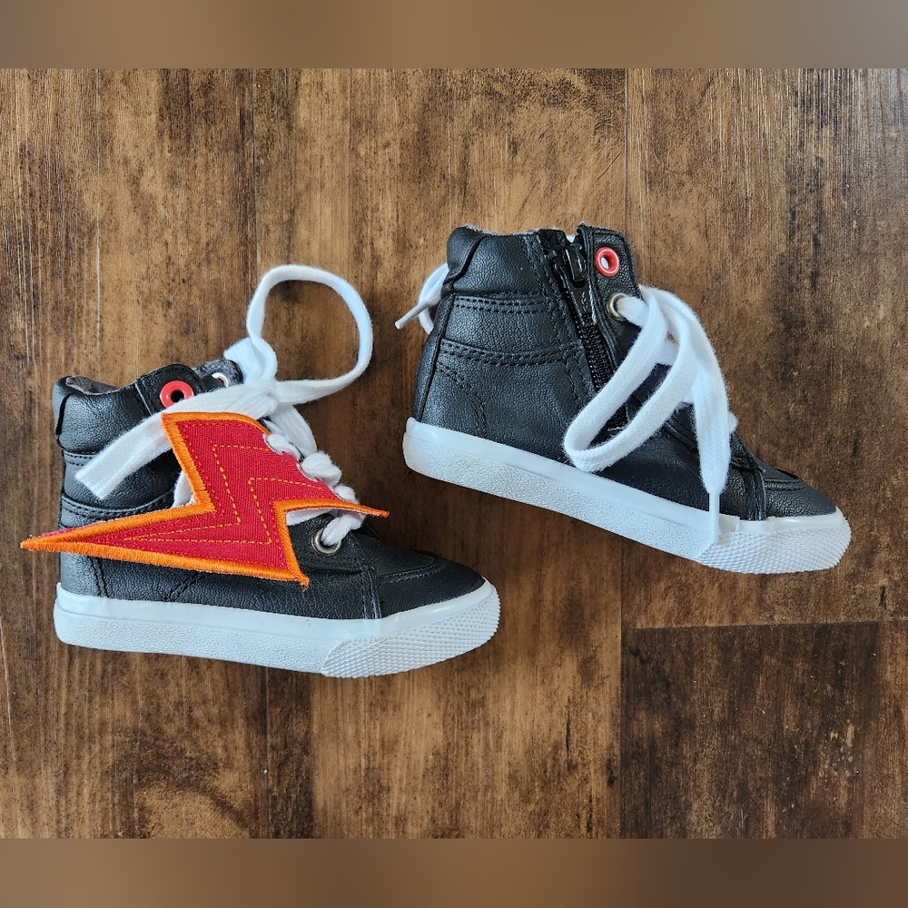 Lightening Bolt High-Top Sneakers New Without Tags Size 6